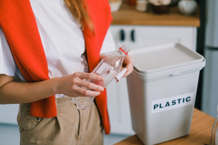 Can Smart Trash Cans Actually Reduce Kitchen Waste Management Time - kitchentechinsider