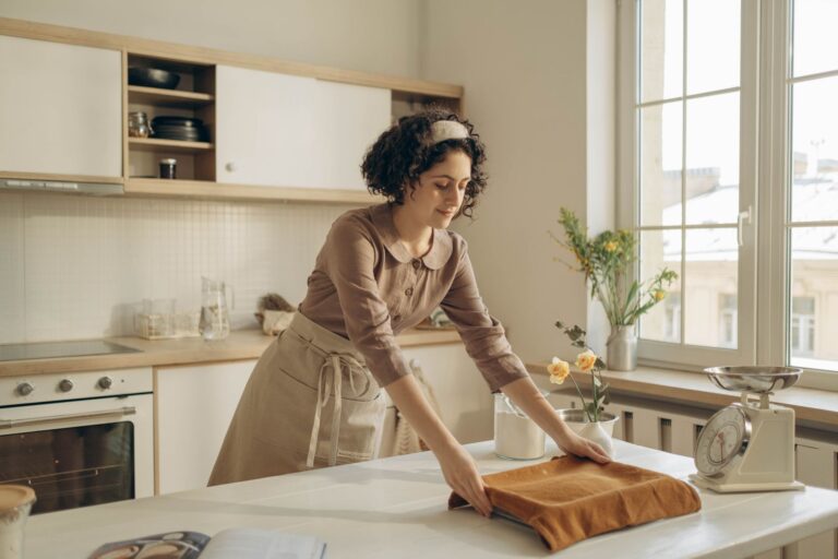 WiFi-Enabled Kitchen Scales vs Traditional Scales: Which One Saves Time - KitchenTechInsider